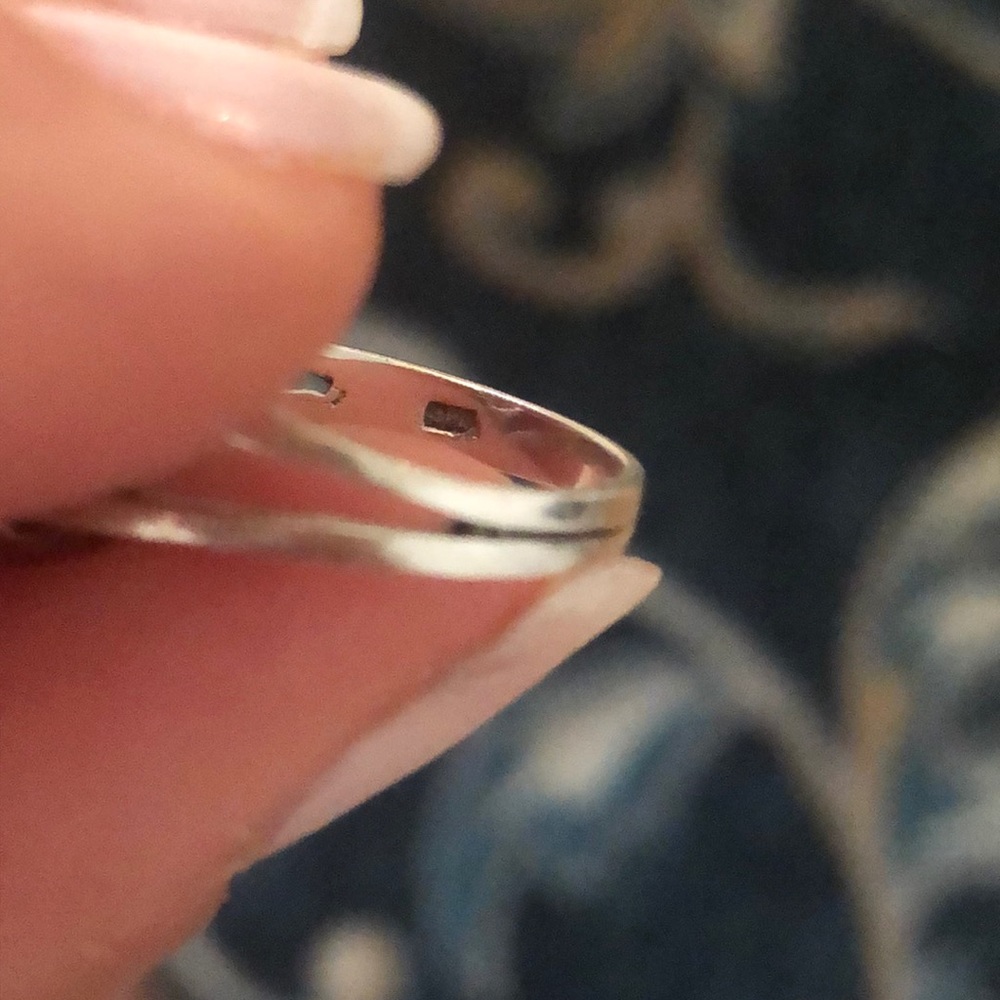 Silver ring - Picture 2 of 4